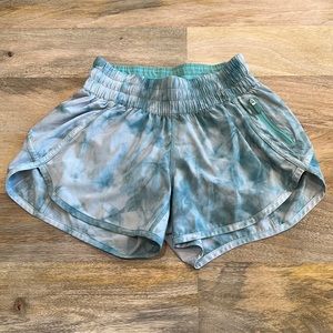 Lululemon Tracker Lined Short 4”, Diamond Dye White Washed Marsh, Size 4